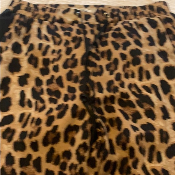 Women pants - Picture 3 of 8